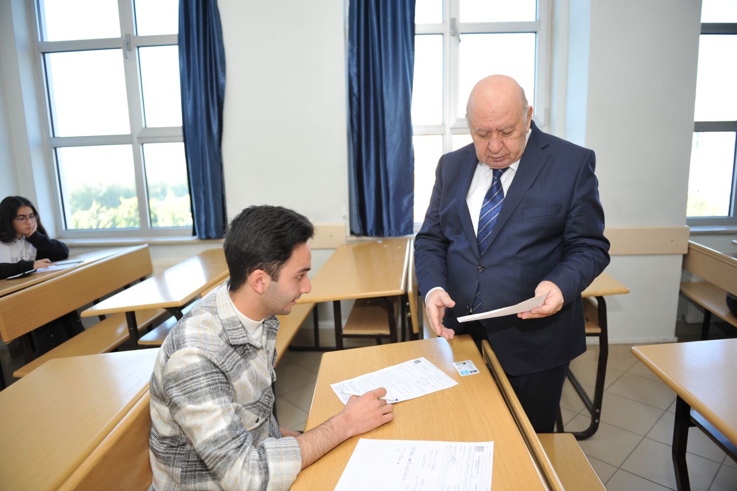 BMU rektoru imtahan sessiyasının gedişi ilə tanış oldu