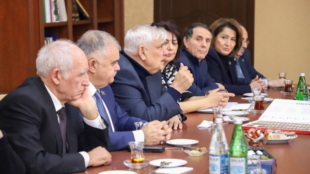 Jurnalistlər və deputatlar ADU-da imtahanları izlədilər - FOTOLAR