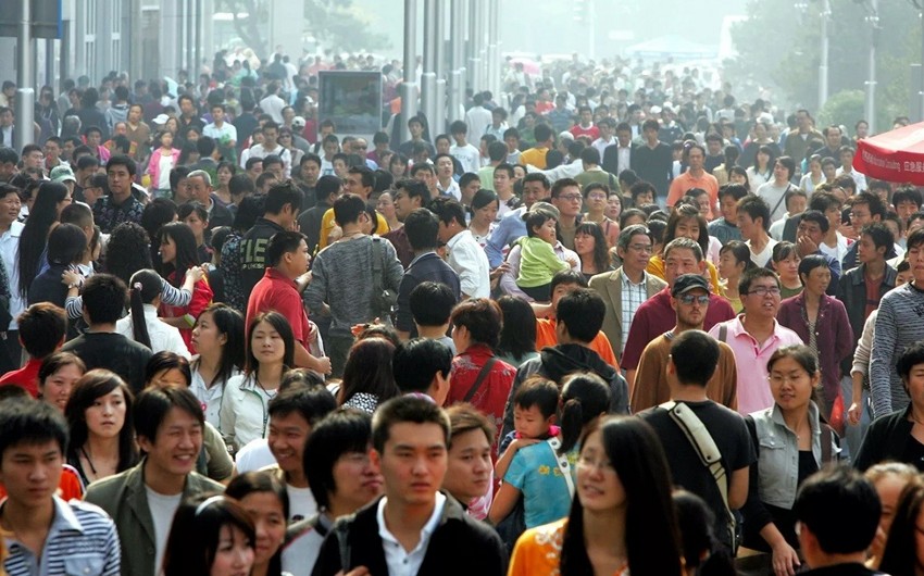Çin əhalisi sürətlə azalır - 60 ildə ilk dəfə