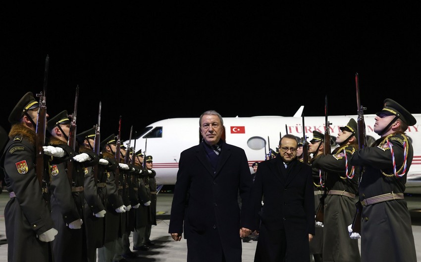 Hulusi Akar Çexiyaya getdi