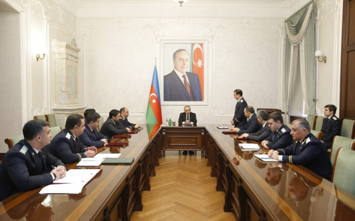 Kamran Əliyev hakim təyin edilmiş prokurorlarla görüşüb