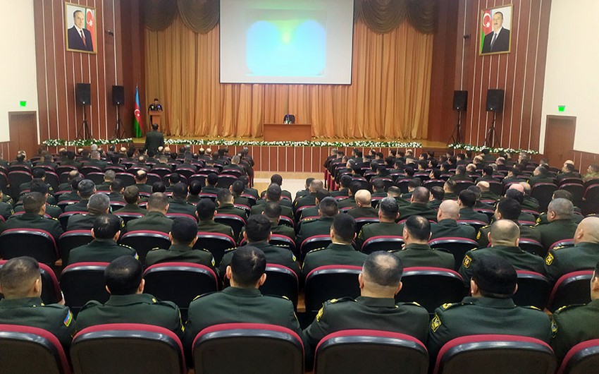 Müdafiə Nazirliyində toplanış KEÇİRİLİR
