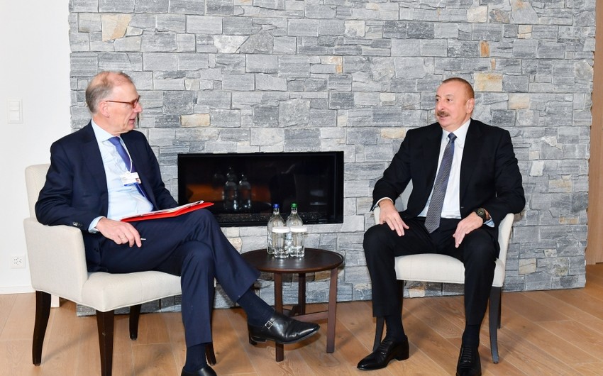 İlham Əliyev Davosda “Carlsberg Group” şirkətinin prezidenti ilə görüşdü