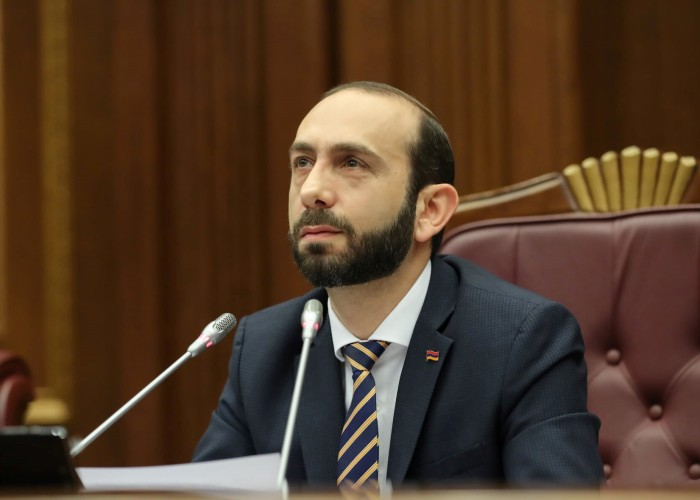 Mirzoyan Avropa İttifaqı missiyasından danışdı