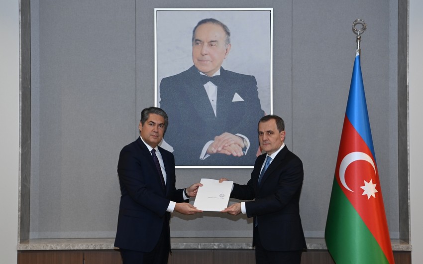 Nazir Yunanıstan səfirini qəbul etdi 