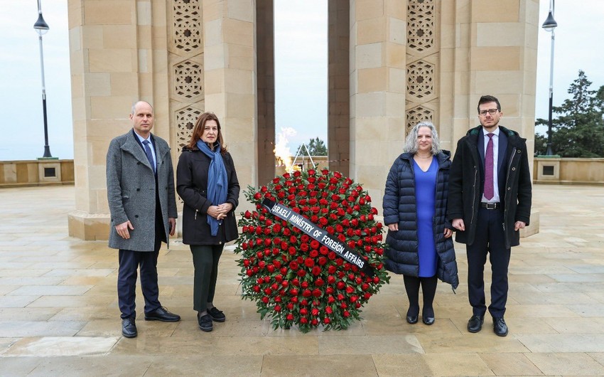 İsrail XİN-in nümayəndə heyəti Şəhidlər xiyabanında - FOTO