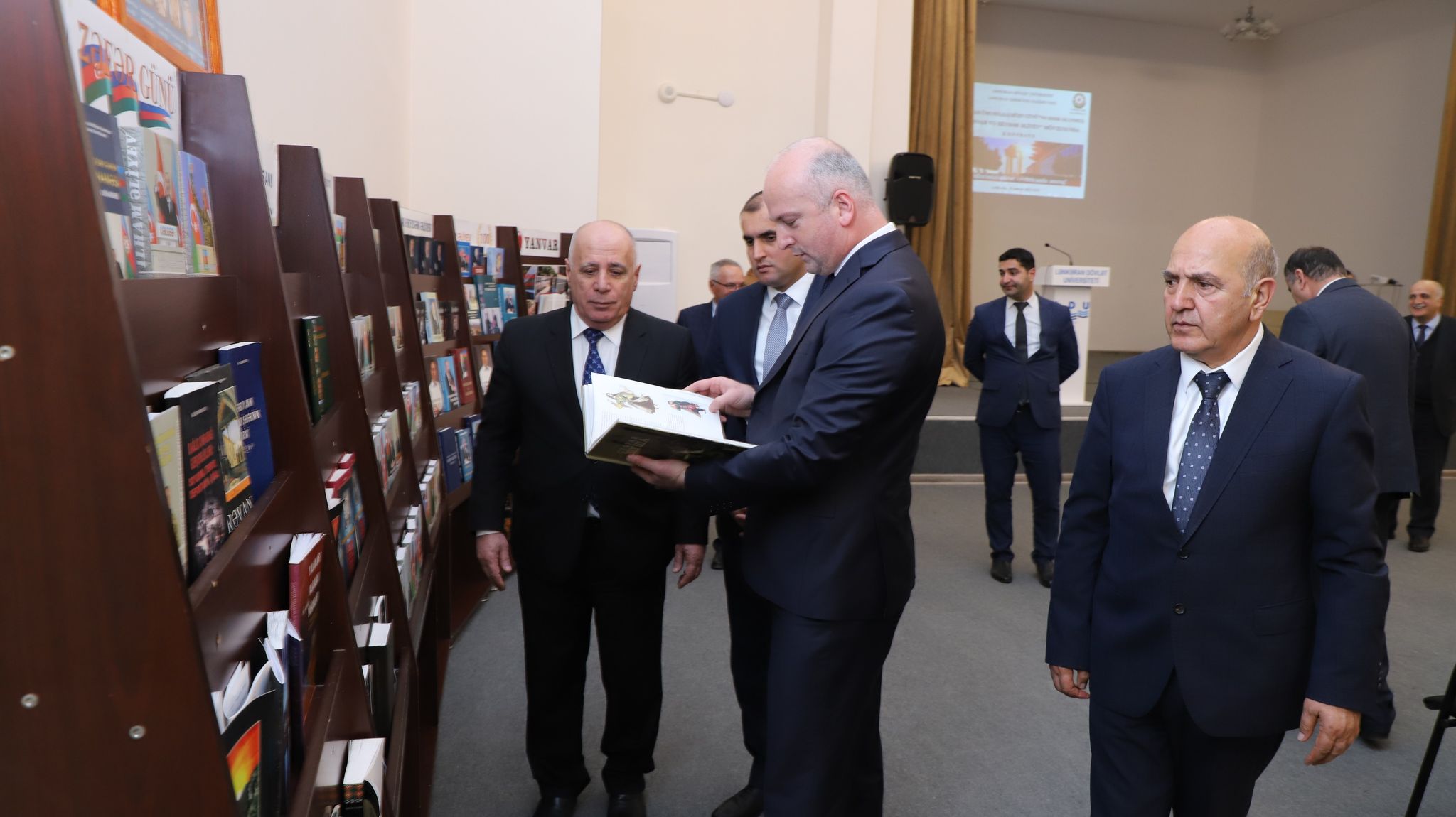 LDU-da “20 Yanvar və Heydər Əliyev” mövzusunda konfrans keçirilib - FOTOLAR