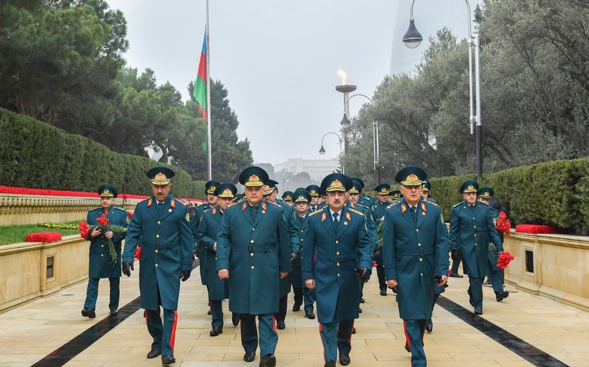 DSX-nin rəhbər heyəti Şəhidlər xiyabanında - FOTO