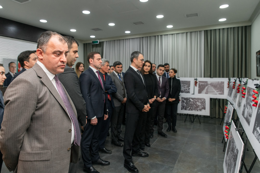 “AzerGold”da 20 Yanvar hadisələrinə həsr olunmuş FOTOSƏRGİ