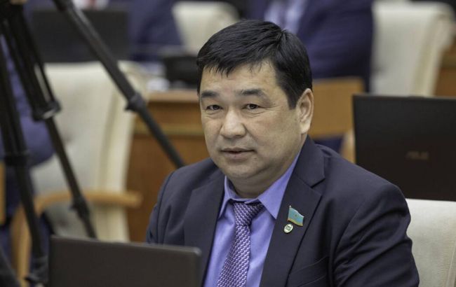 Putinə görə qazax deputatın mandatı ləğv edildi 