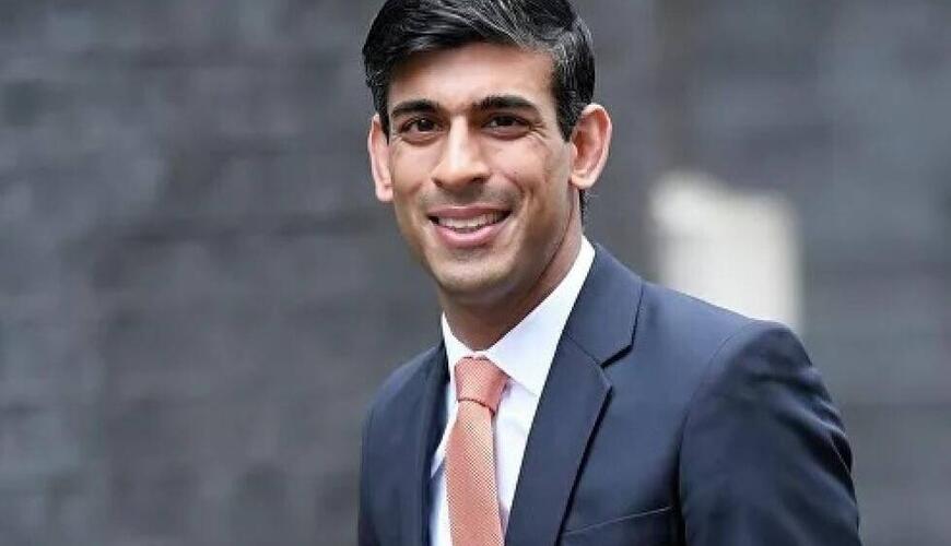 Britaniya Baş naziri cərimələndi
