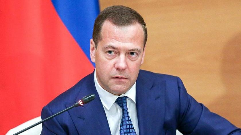 Düşmənlərimiz bizi məhv etməyə çalışacaqlar - Medvedev