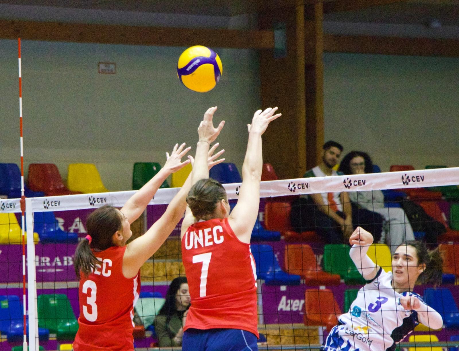 Voleybol çempionatının təxirə salınmış oyunu keçirildi