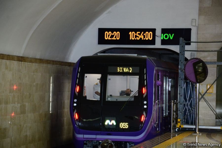 Metroda maşinist iş başında öldü - YENİLƏNİB