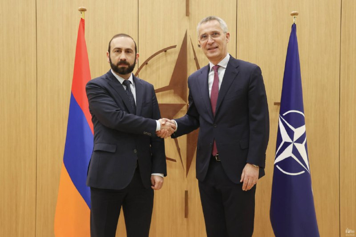 Mirzoyan Stoltenberqlə Laçın yolundan danışdı
