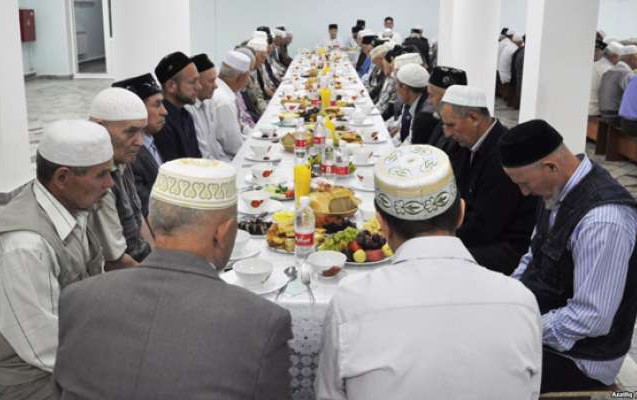 Yas mərasimində dava - Bir nəfər bıçaqlandı