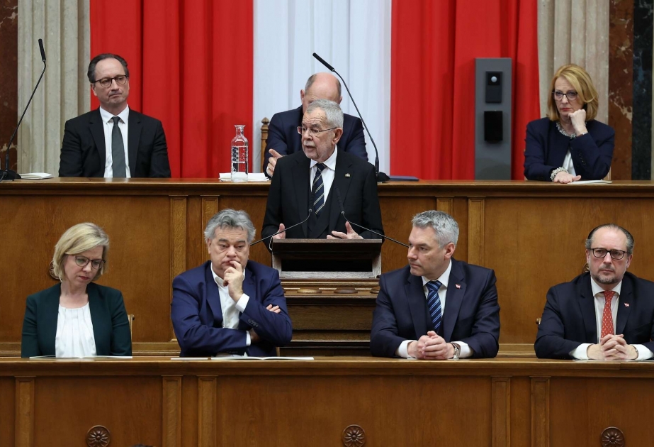 79 yaşlı prezident and içdi