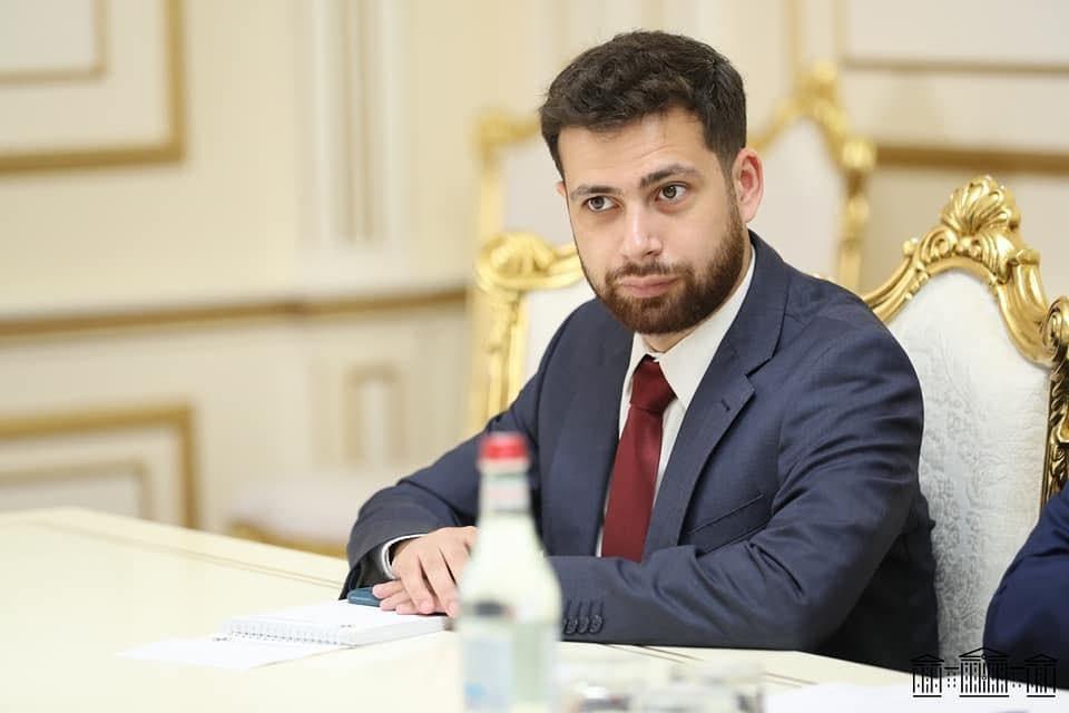 Mirzoyana 28 yaşlı müavin təyin edildi
