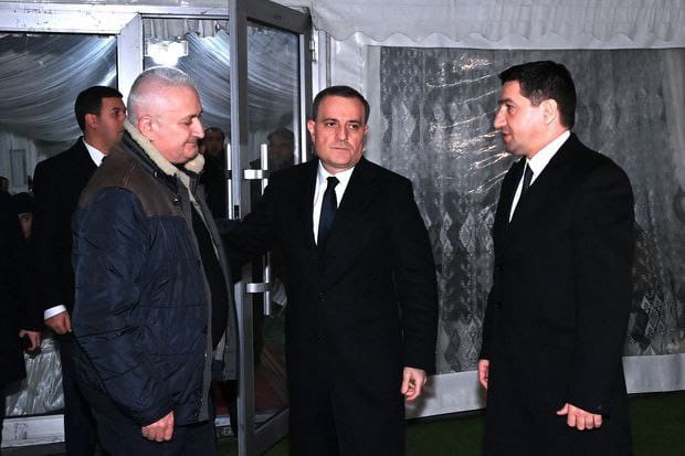 Ceyhun Bayramov və Hikmət Hacıyev Orxan Əsgərovun yas mərasimində