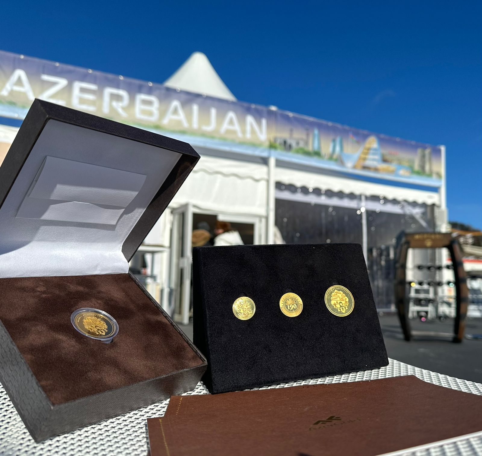 “AzerGold”un qızıl sikkə kolleksiyaları İsveçrədə nümayiş olunur