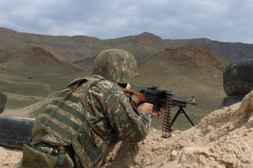 Erməni hərbçi özünü güllələdi 