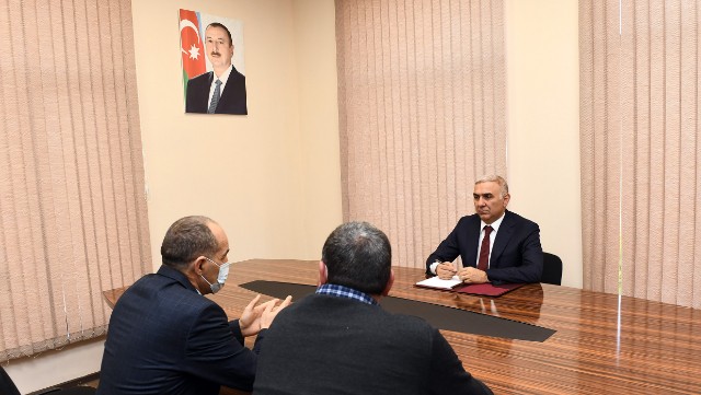 Vüqar Əhmədov vətəndaşları qəbul etdi - FOTO