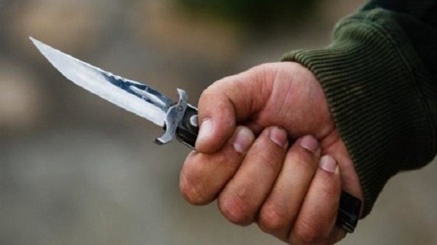 Bir ailənin üç üzvünü bıçaqlayan şəxs TUTULDU