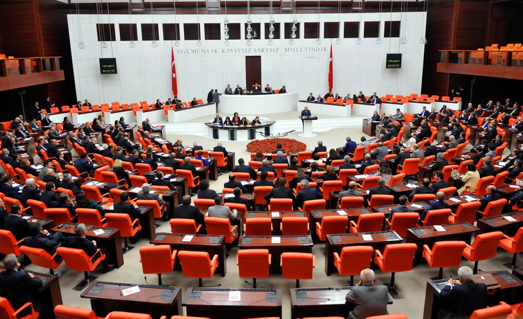 Türkiyəli deputatlar 4 günlük Bakıya gəldilər
