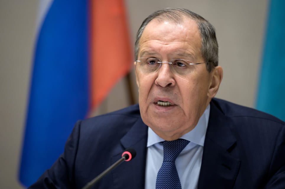 Qərb BMT qətnamələrinə tüpürür - Lavrov