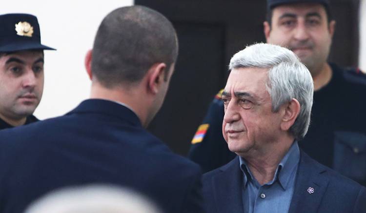 İrəvanda Serj Sarkisyana məhkəmə quruldu