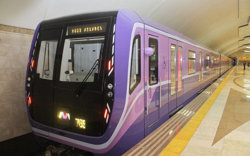 Metroda yeni qatar xəttə buraxıldı