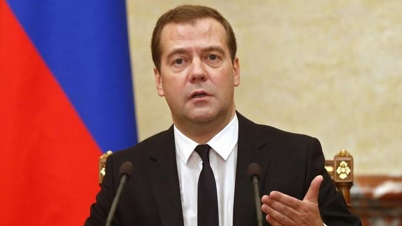 Medvedev Ukraynanın itkilərini açıqladı: 850 milyard dollar