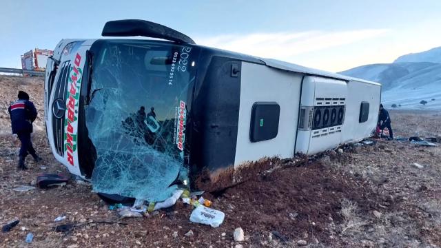 Türkiyədə avtobus qəzaya düşdü - 8 ölü, 35 yaralı