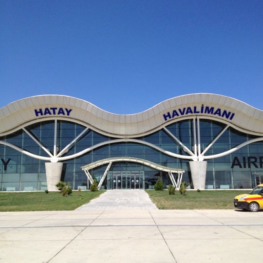 Zəlzələ Hatay aeroportunu da dağıtdı