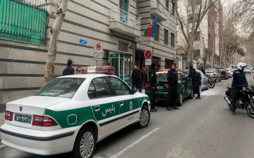Terrorçu iki dəfə səfirliyin qarşısından keçib, polis mane olmayıb - XİN