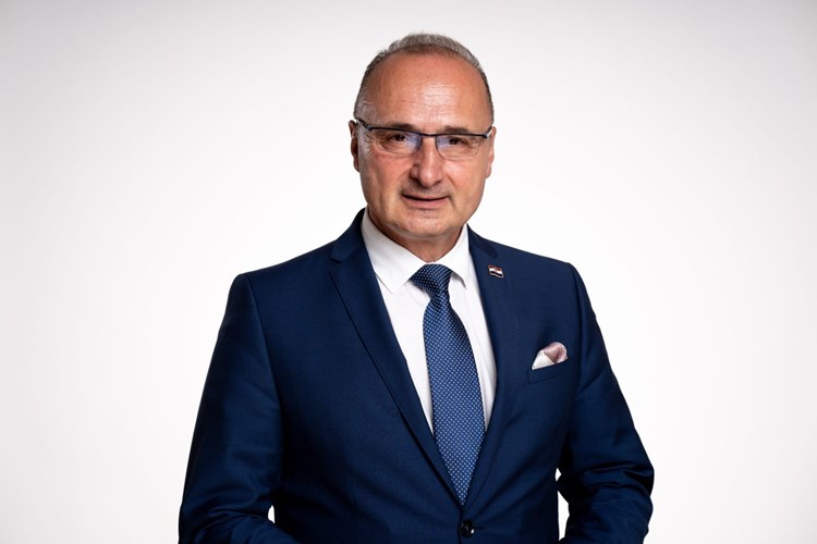 Xorvatiya XİN başçısı Ermənistana gəlir