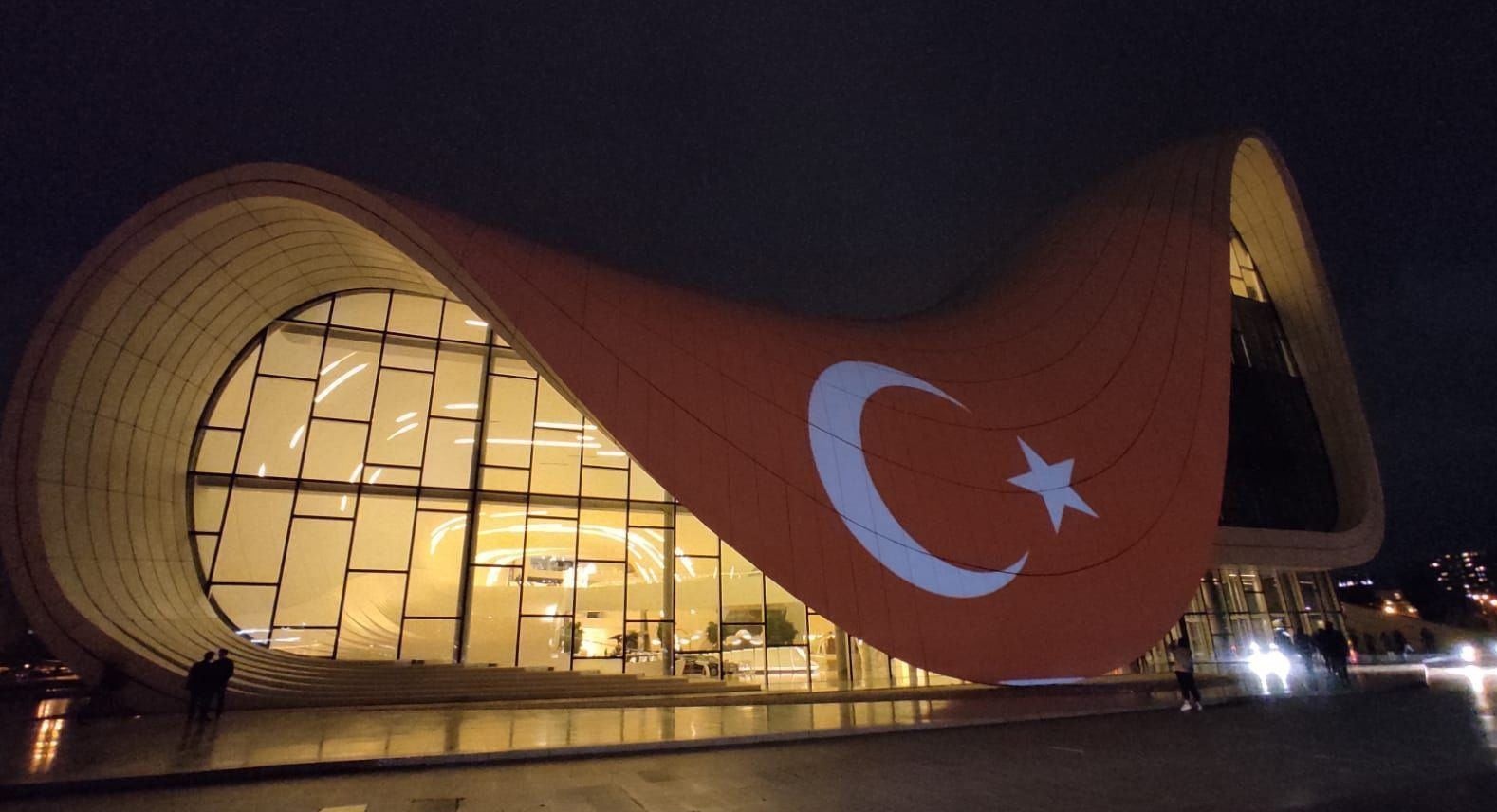 Bakıdan Türkiyəyə bayraqlı DƏSTƏK