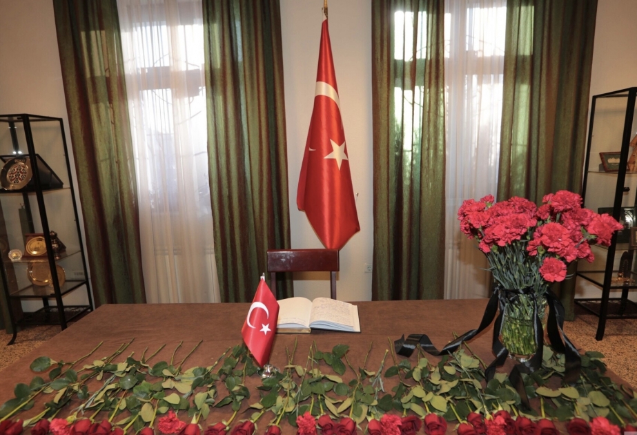 Türkiyə səfirliyində matəm kitabı açıldı