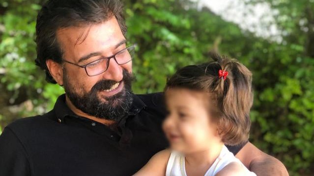 Musiqiçi ailəsi ilə birlikdə zəlzələnin qurbanı oldu - FOTOLAR