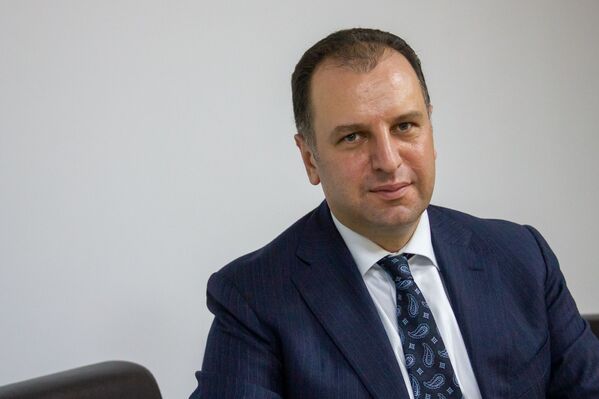 Ermənistanın daha bir sabiq müdafiə nazirinə cinayət işi açıldı