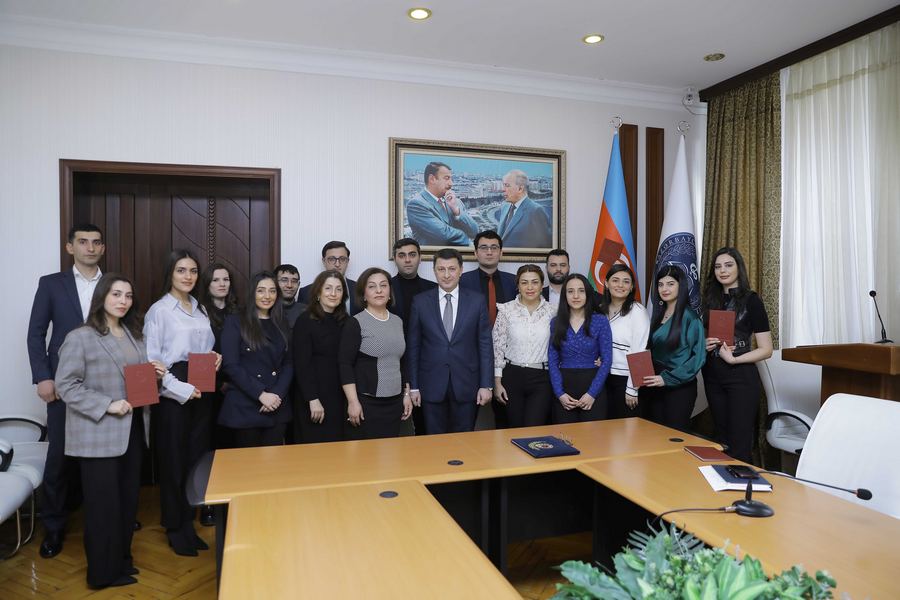 Magistrlara diplomlar təqdim olunub - FOTOLAR
