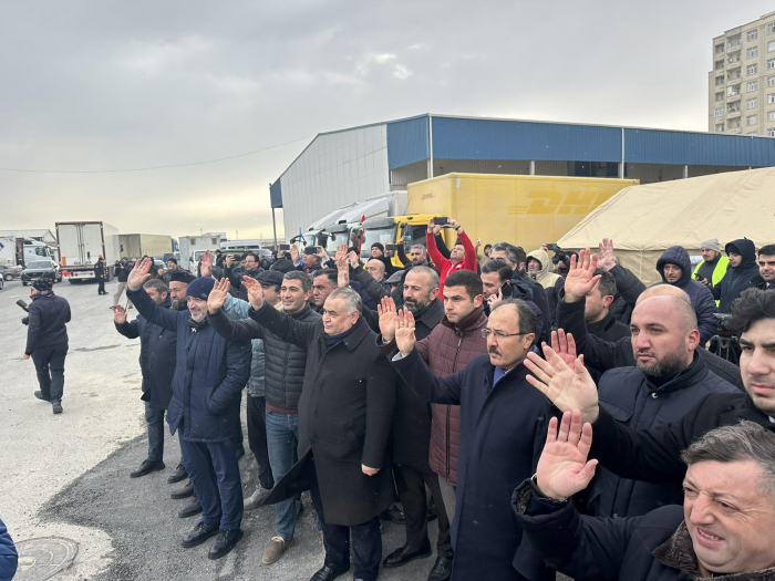 Azərbaycandan Türkiyəyə daha 20 TIR yardım yola salınıb