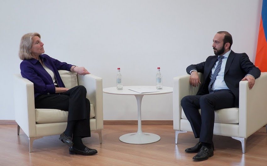 Blinkenin köməkçisi Mirzoyanla Laçın yolunu müzakirə etdi 