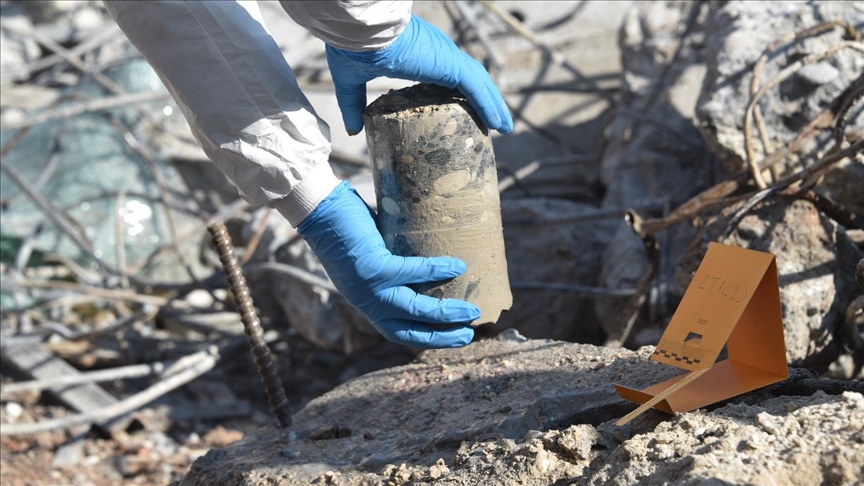 Zəlzələdə dağılan binalara görə 4 nəfər saxlanıldı