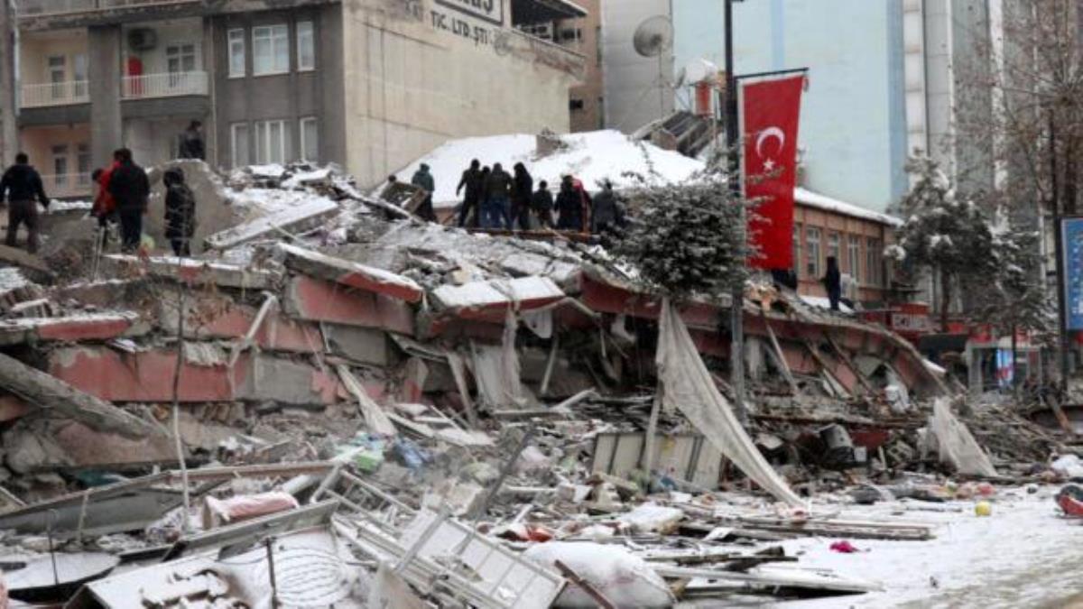 Qanımızla, malımızla Türkiyənin yanındayıq - Güneydən qardaş ölkəyə dəstək