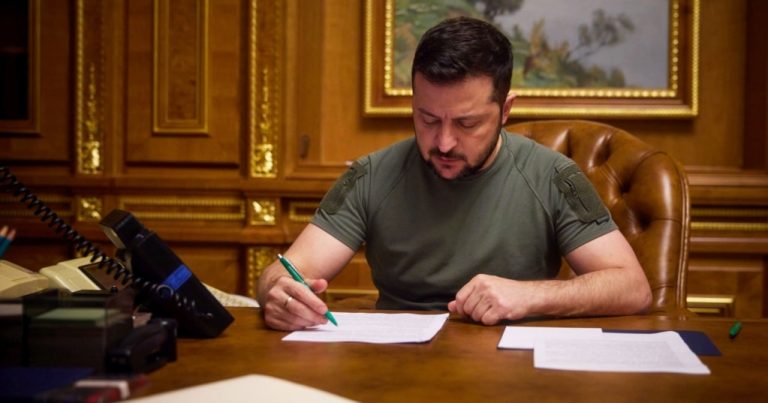 Zelenskidən yeni FƏRMAN