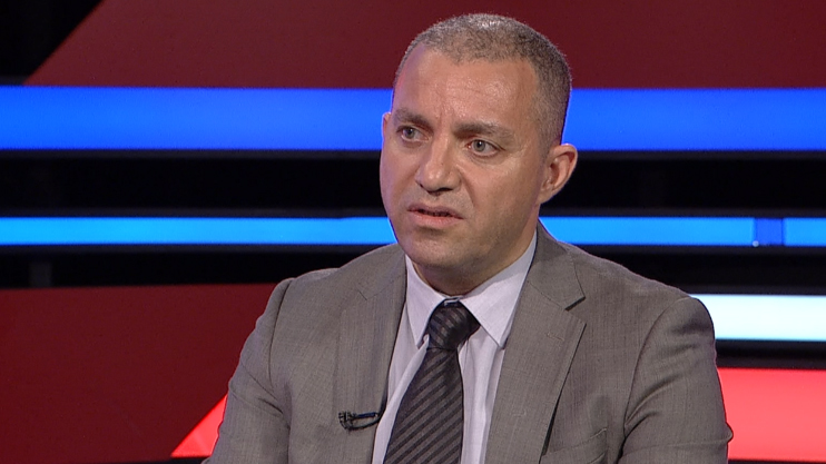 Erməni nazir Dubaya gedir 