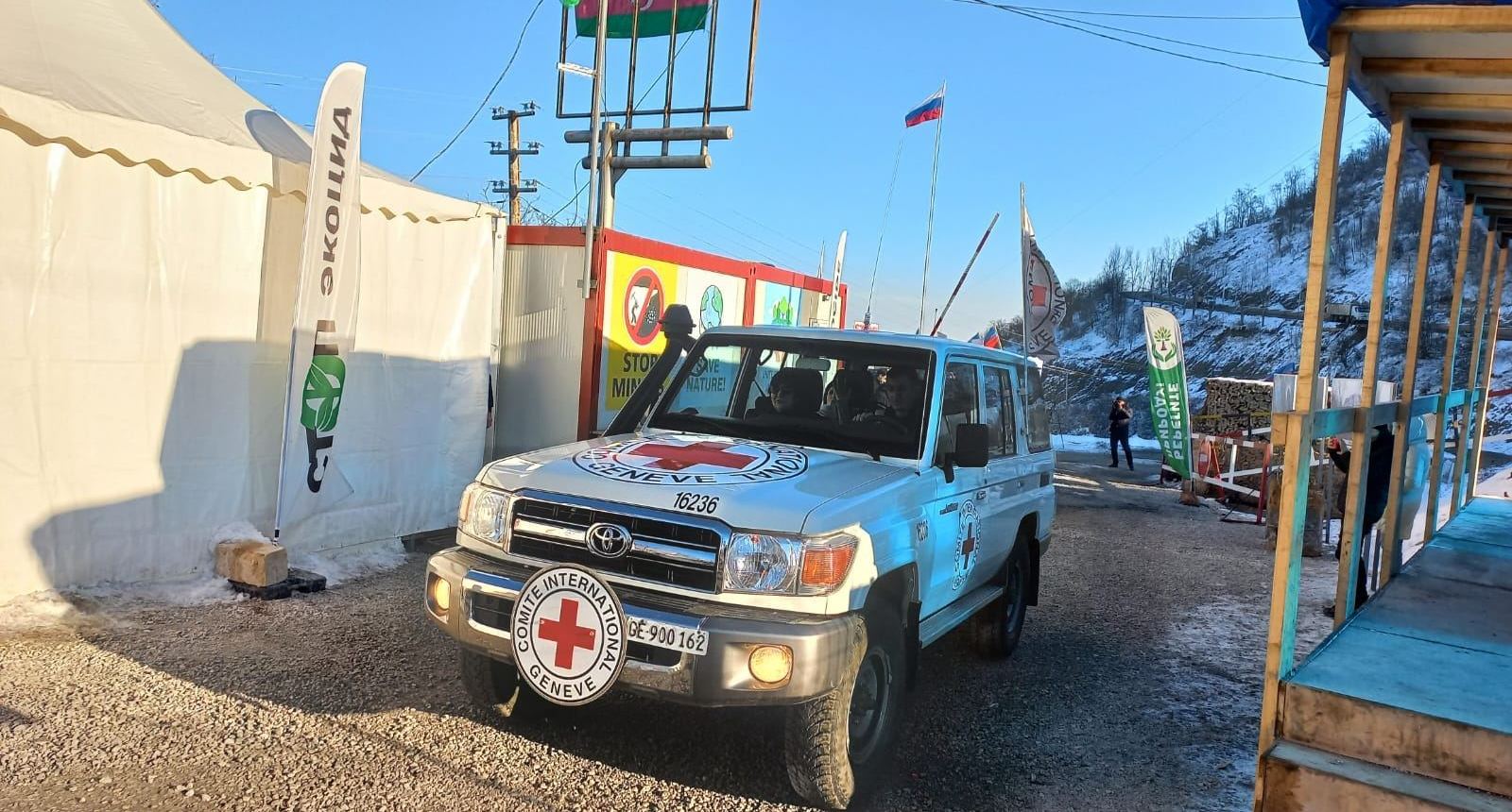 BQXK-nin 6 maşını yenidən Laçın yolundan keçdi