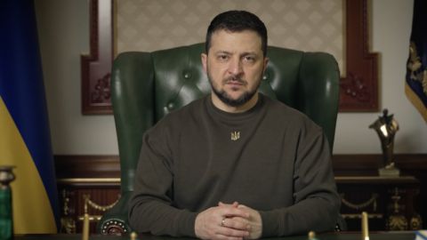 Zelenski hərbi rəhbərliyi topladı - 3 bölgə ilə bağlı müzakirə