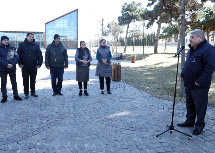 Vətəndaşlar müraciətlərini 